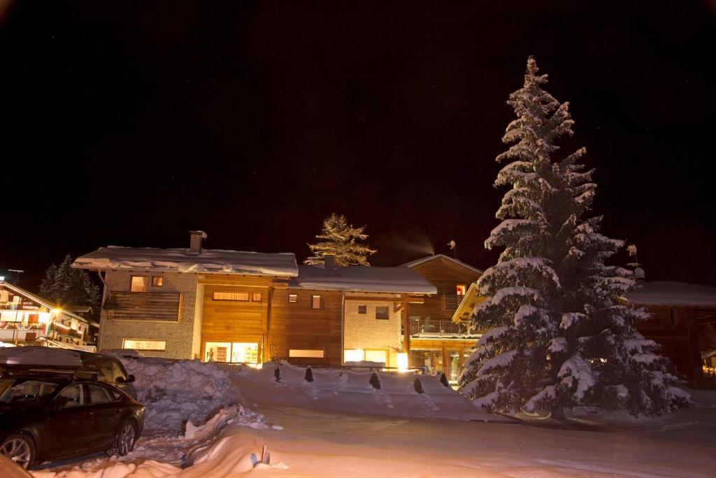 Baita Aurora Aparthotel Предацо Екстериор снимка